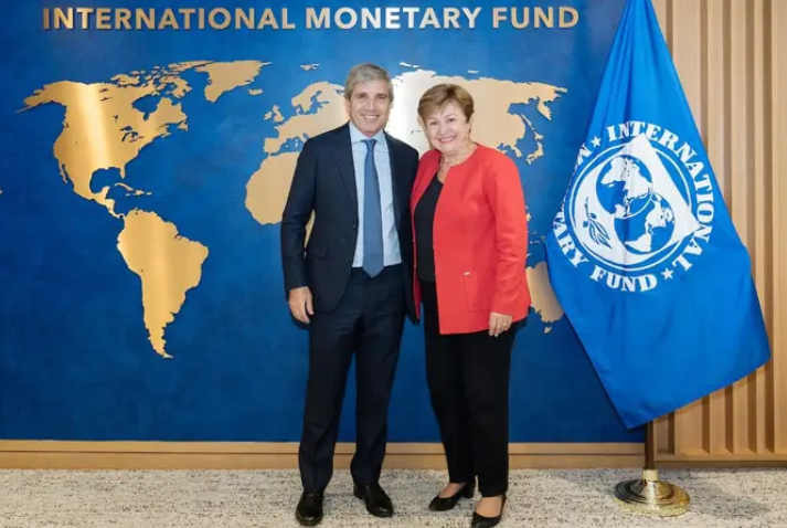 FMI EN EL OJO DEL HURACÁN: La misión del FMI aterriza en medio del escándalo por el Indec y pone a Argentina contra la pared