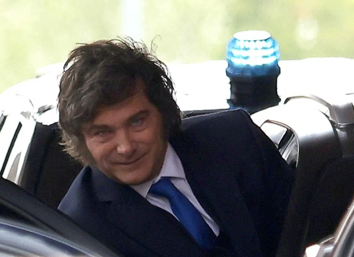 MILEI TAPA EL ENDEUDAMIENTO DE MACRI DEL 2019 POR DECRETO