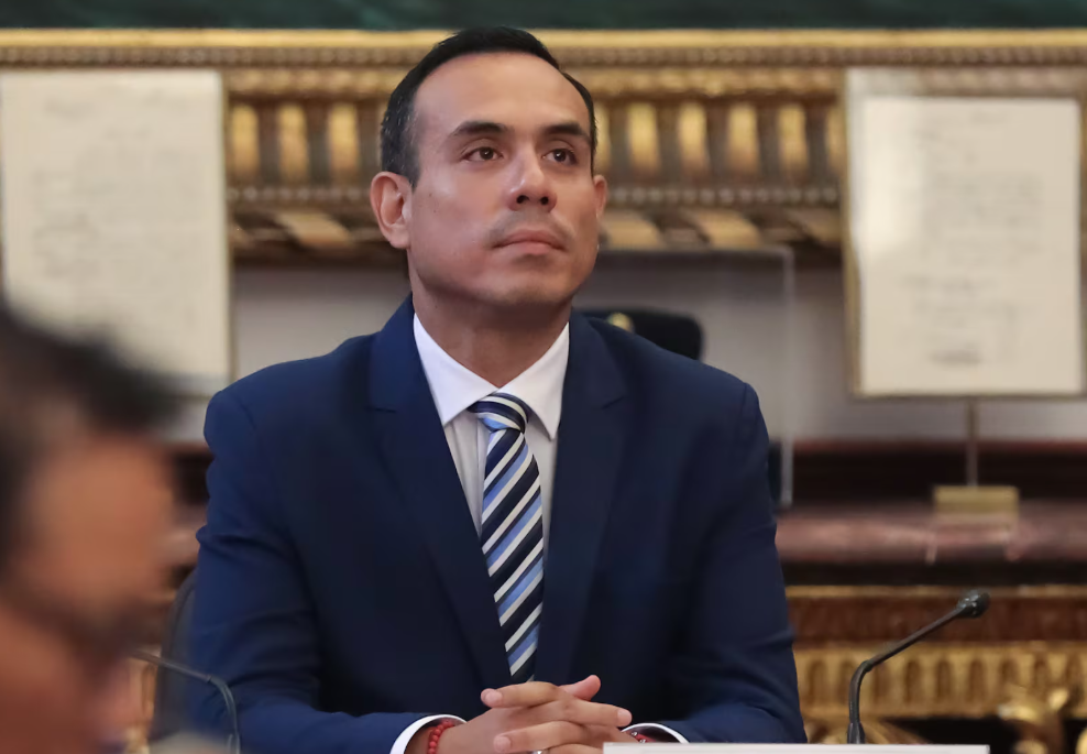 PERÚ: Destituyen al presidente acusado de favorecer a empresarios