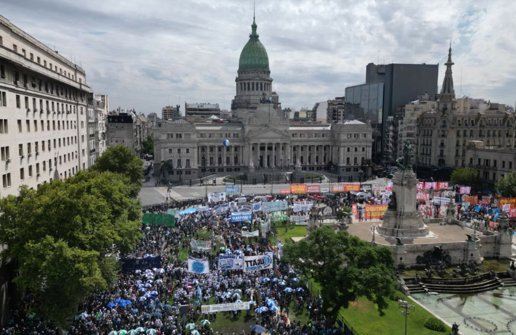 GREMIOS ANTICIPAN PARO Y MARCHA PARA EL JUEVES