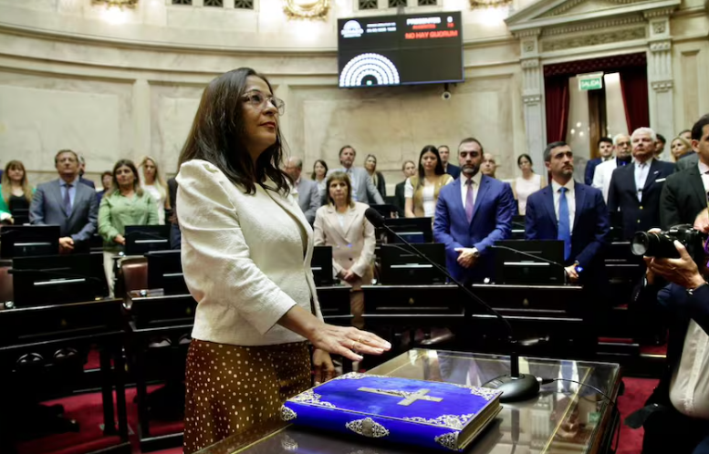 CAROLINA MOISÉS NUEVA VICEPRESIDENTA DEL SENADO