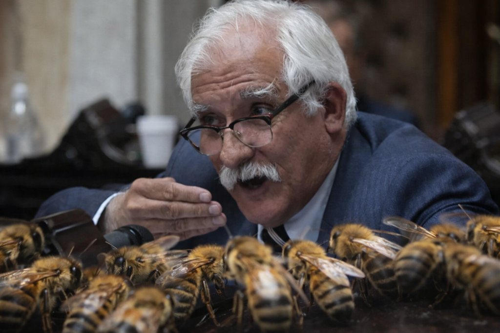 ZAPATA: Trata de “zánganos” a trabajadores que rechazan la reforma laboral