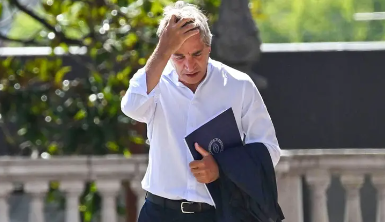 EL GOBIERNO CADA VEZ MÁS FRÁGIL: Sin dólares, sin pesos y con el mercado mirando la puerta de salida