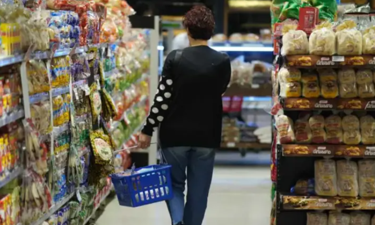 EL AJUSTE LLEGÓ AL CHANGUITO: Más recortes en alimentos y salto a marcas baratas