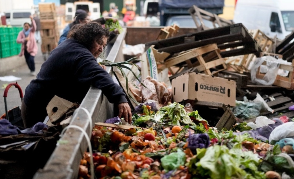 LA COMIDA VUELVE A GANARLE A LA INFLACIÓN Y DESNUDA EL RELATO DE «MENOS POBREZA» DE MILEI