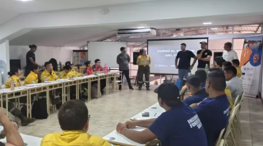 DEFENSA CIVIL: Brigadistas refuerzan su formación para enfrentar incendios en la región