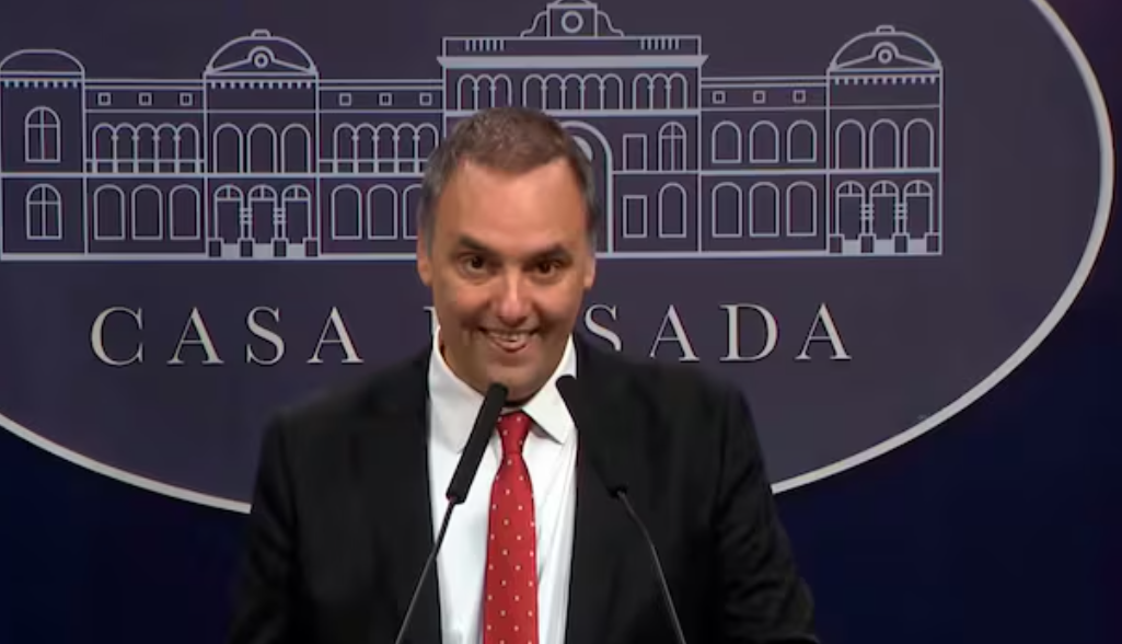 «DESLOMADO» ADORNI: No tengo “nada que esconder”, pero no explicó nada