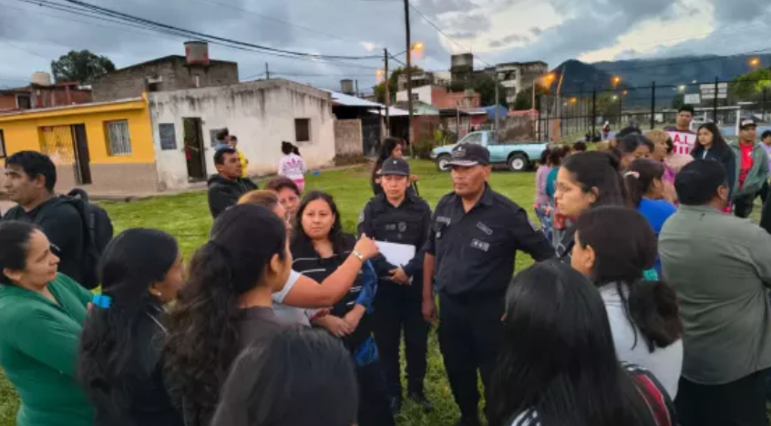 SEGURIDAD: Salió a los barrios Castañares y Siglo XXI para abrir espacios de diálogo con vecinos