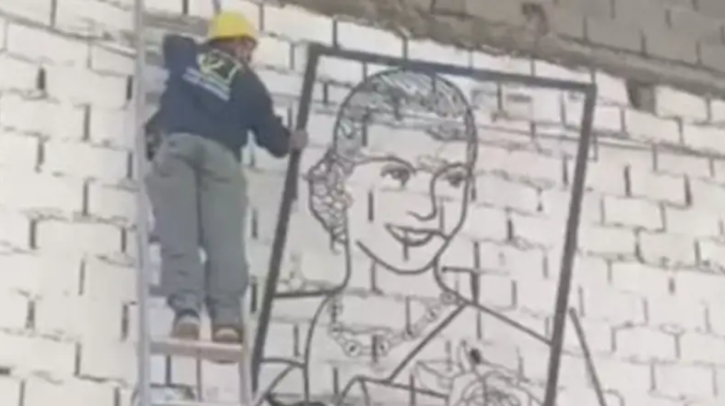 PERSECUCIÓN POLÍTICA E IDIOLÓGICA: Sacan una escultura de Evita en la Villa 31 y levantan un cuadro de Perón en la Rosada