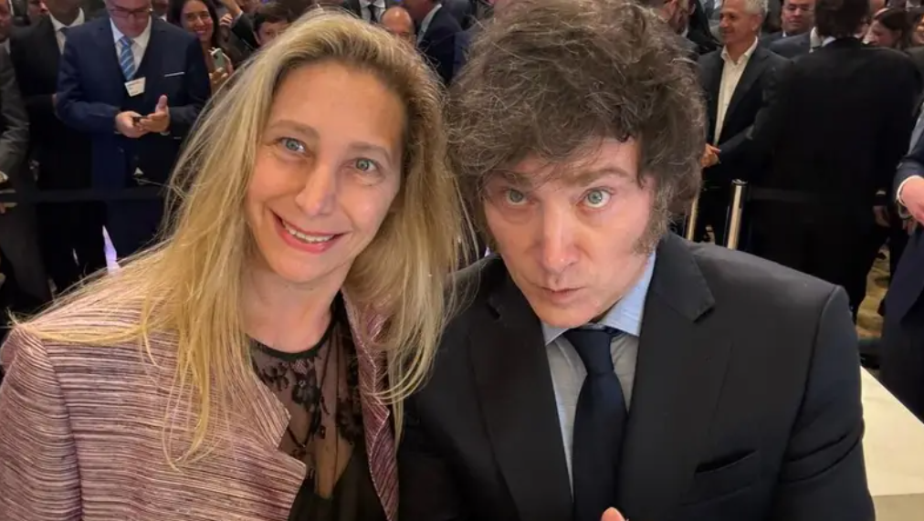 VINIERON POR PLATA: Karina registró la «Marca» Milei