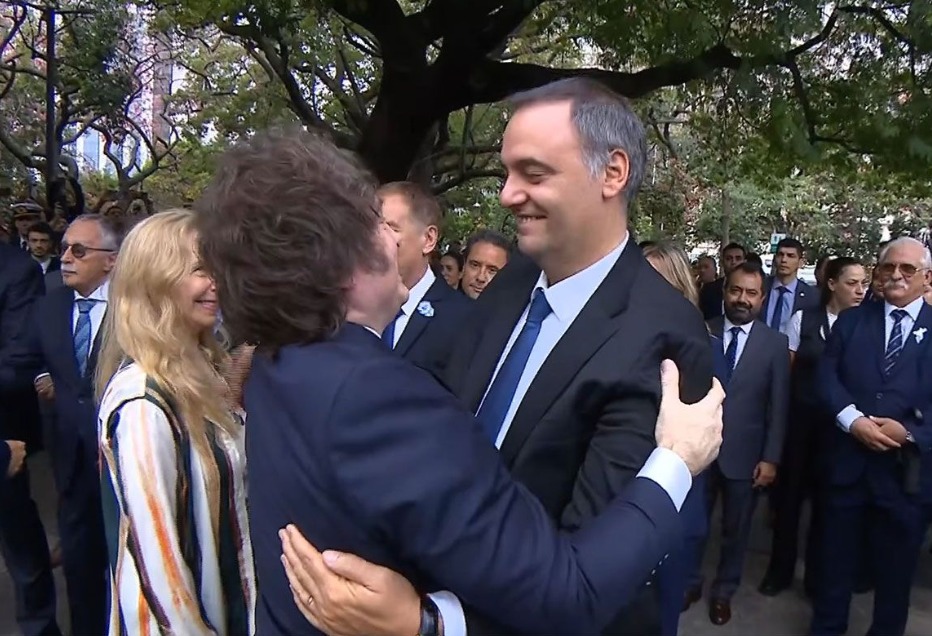 ADORNIGATE: La encuesta que expone el costo político del gobierno