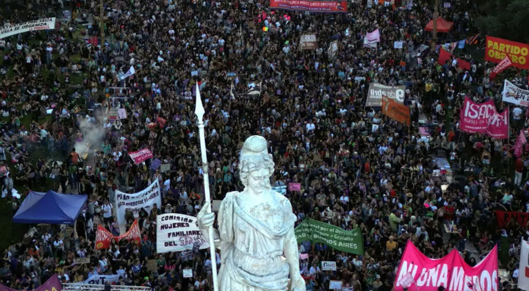 ¡DESASTRE LIBERTARIO!: Más recortes en Salud