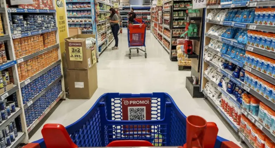 CONSUMO EN CAÍDA LIBRE: Supermercados pierden hasta 40% desde la asunción de Milei