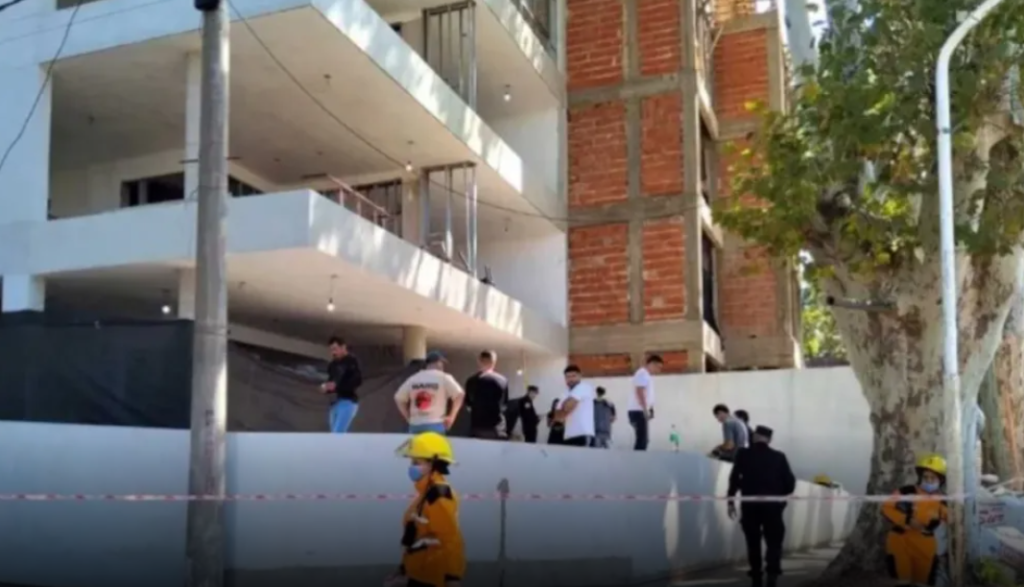 HALLARON UN CADÁVER ESCONDIDO EN UNA PARED