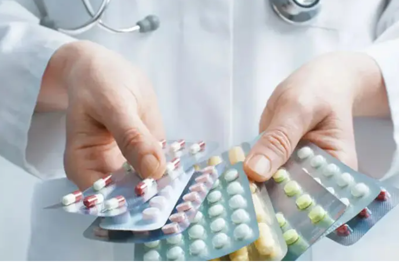 DE 79 A 3: El recorte arrasa con el Programa Remediar y deja en jaque el acceso a medicamentos