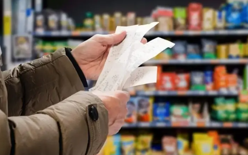 DIEZ MESES DE INFLACIÓN EN ALZA, SALARIOS EN RETROCESO Y UNA POLÍTICA QUE NO CONTIENE LOS PRECIOS