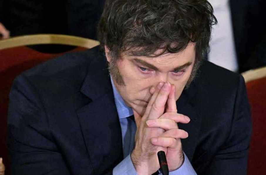 MILEI EN PICADA: El rechazo supera el 60% y las encuestas encienden alarmas en la Casa Rosada