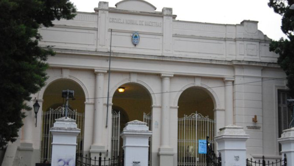 BULLYING, INSULTOS RACIALES Y RETIROS: Estalla otro conflicto en una escuela salteña