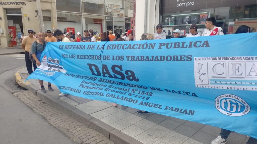 DOCENTES AGREMIADOS DE SALTA: “Sin ordenanzas, no hay clases en Salta”