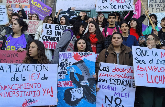 CLASES PÚBLICAS CONTRA EL AJUSTE UNIVERSITARIO: Universitarios llevan el reclamo a Tribunales