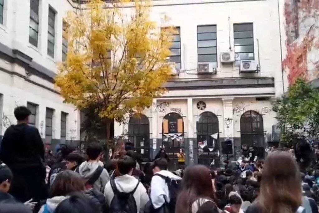 MILEI CONTRA LAS AULAS: El conflicto universitario estalla y los estudiantes desafían el ajuste con tomas y protestas