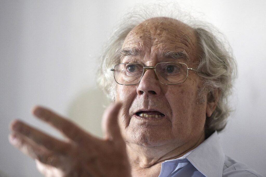 PÉREZ ESQUIVEL DESAFÍA A MILEI: Ayuna frente a la Casa Rosada