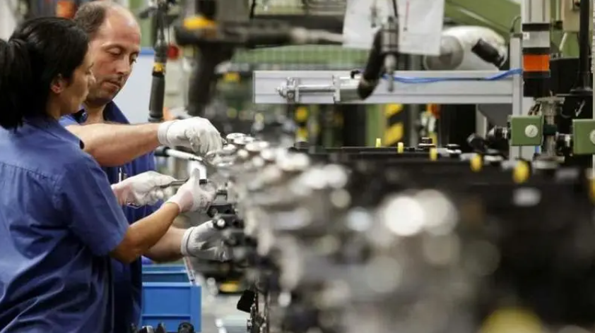 AUNQUE A ÉL NO LE IMPORTA: La crisis industrial golpea de lleno al modelo de Milei