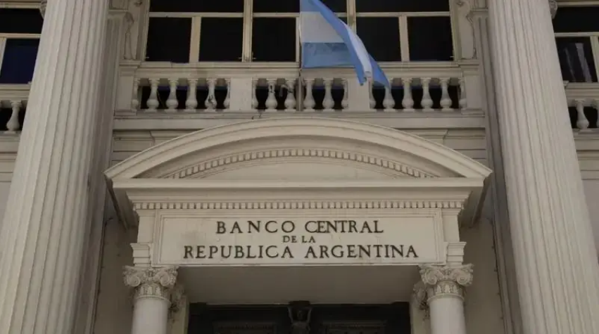 BCRA: Eliminó una traba heredada de la crisis de 2001 y amplió los créditos en dólares
