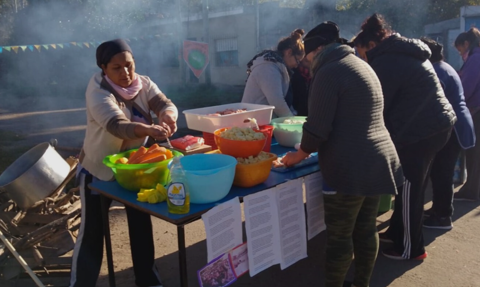 EL HAMBRE A LA ALZA: El 77% de las familias ya no puede comer como necesita y la crisis golpea de lleno en la mesa de los argentinos