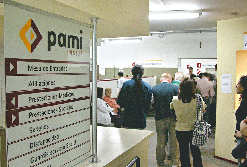 CRISIS EN EL PAMI: Clínicas suspenden turnos, el Gobierno niega deudas y miles de jubilados quedan atrapados en la incertidumbre