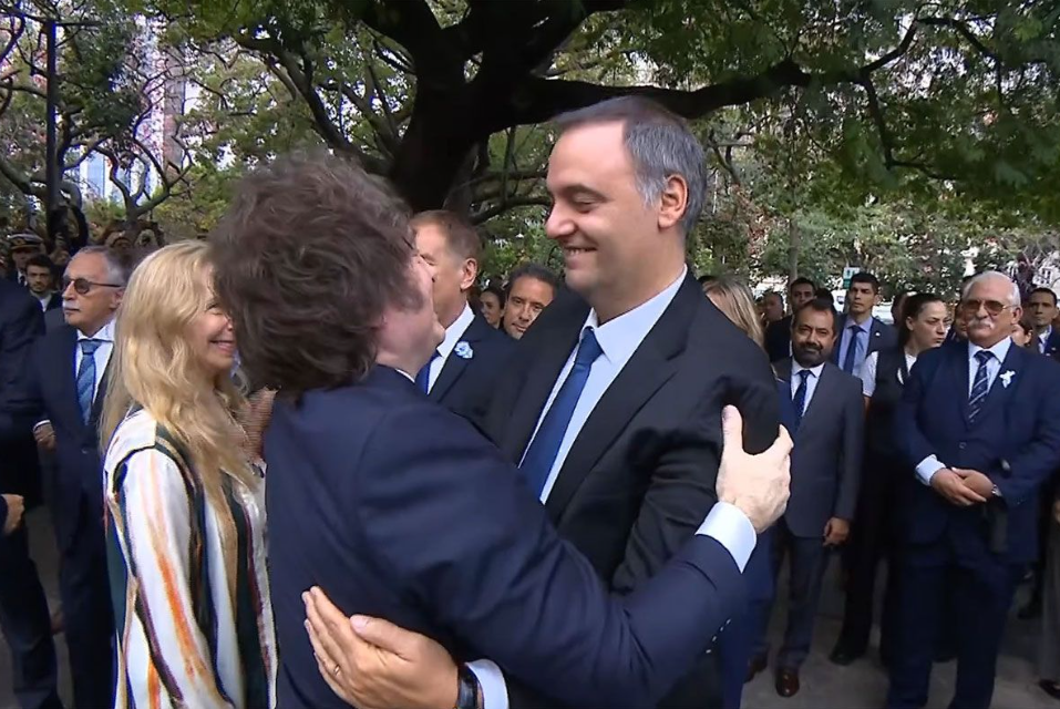 CRECE LA PRESIÓN SOBRE MILEI: Desde Rosario le piden que deje a Adorni fuera del acto por el Día de la Bandera