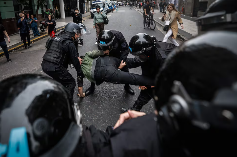 BATALLA JUDICIAL POR LA LEY BASES: Buscan revertir condenas y denuncian criminalización de la protesta