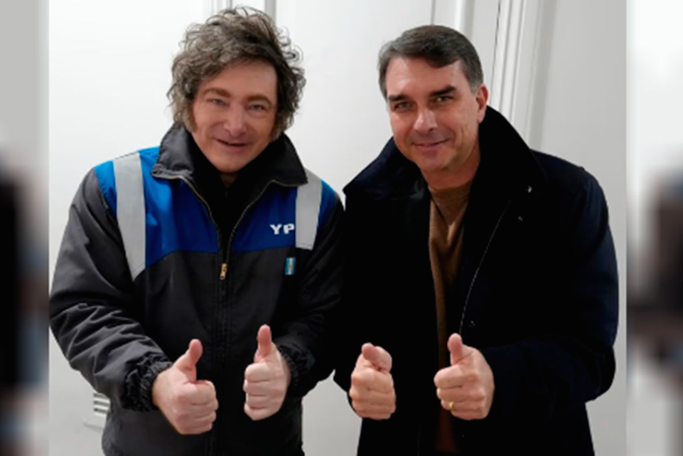 MILEI NO HACE LO QUE LE CONVIENE A LOS ARGENTINOS: Suspendió su viaje al Mercosur por la crisis política tras la salida de Adorni