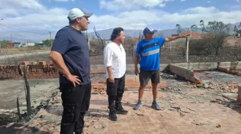 Incendios en Salta: Sáenz recorrió El Refugio y activó asistencia para familias afectadas