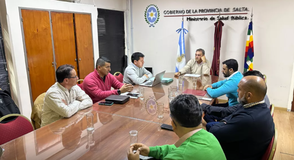 Salta acordó con obras sociales sindicales un plan para ordenar deudas y reducir el cobro de plus médico