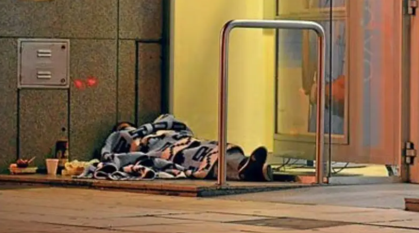 Crece la cantidad de familias que terminan viviendo en la calle