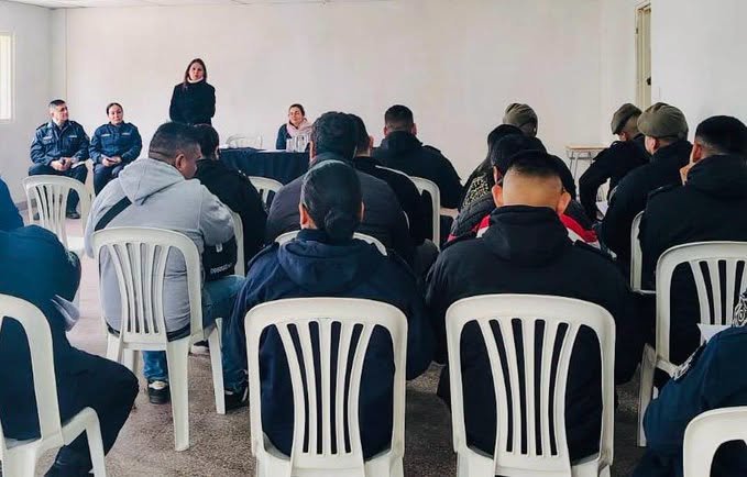 Embarcación: Capacitaron policías en el nuevo Código Penal
