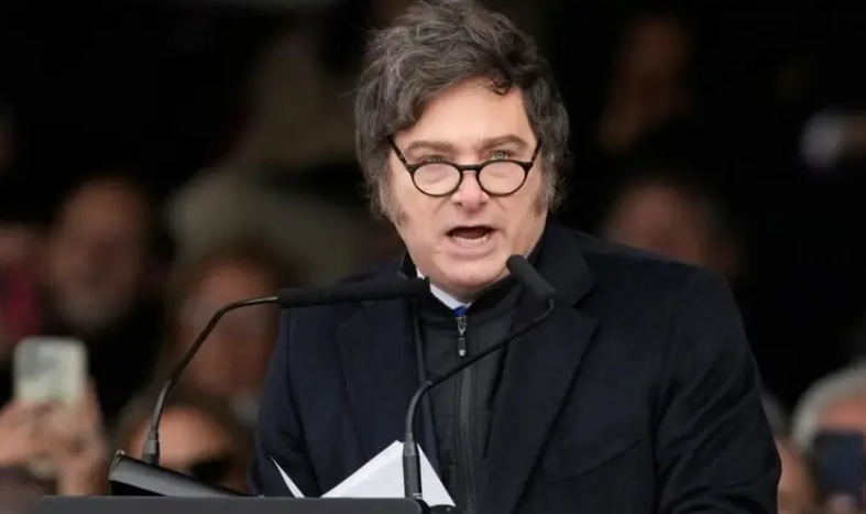 Milei culpó al kirchnerismo por la morosidad y habló de una alianza para 2027