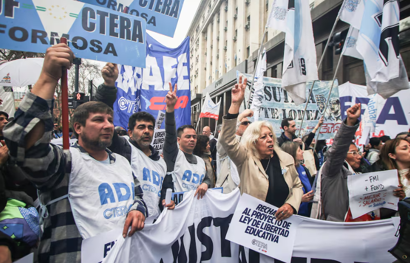 Masivo paro docente desafió la presión del Gobierno de Milei