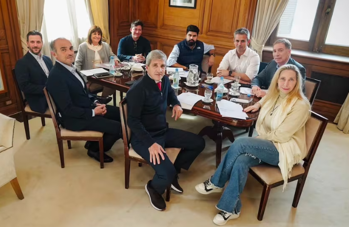Karina Milei frena proyectos de Sturzenegger tras el fracaso en el Senado
