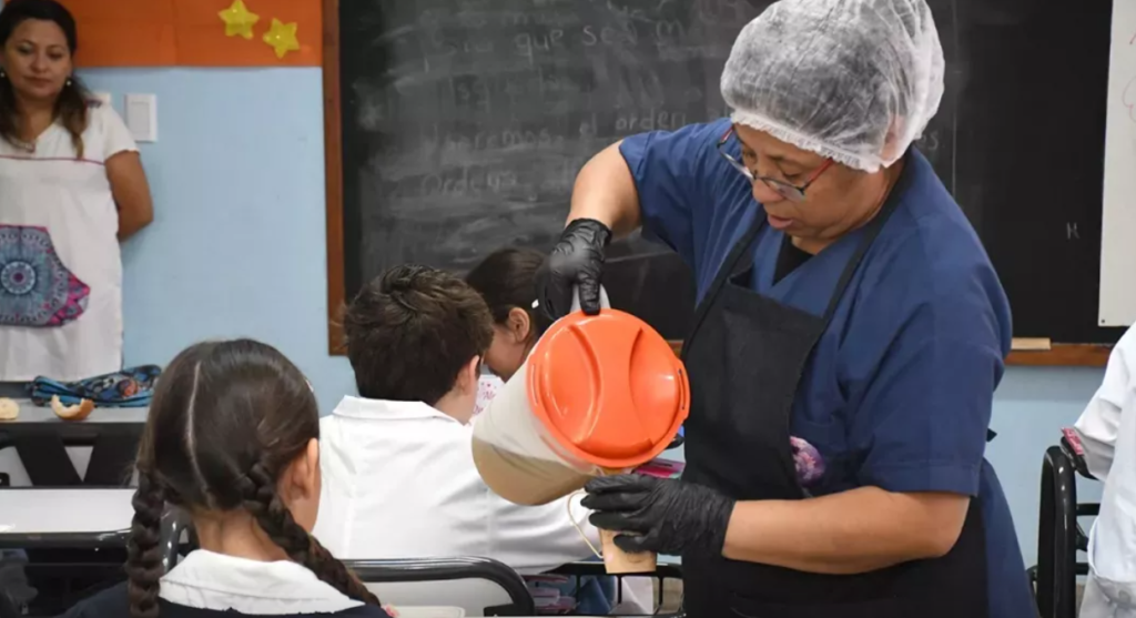 Copa de Leche: continúa en 118 escuelas de Salta durante el segundo semestre
