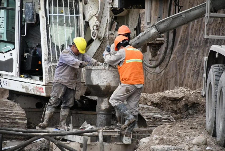 Avanza el nuevo puente de Santa Lucía: ya hormigonan los pilotes