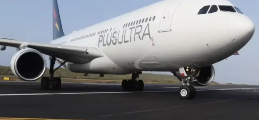 La low cost autorizada por Milei aterrizó de emergencia en Brasil y dejó 400 pasajeros varados