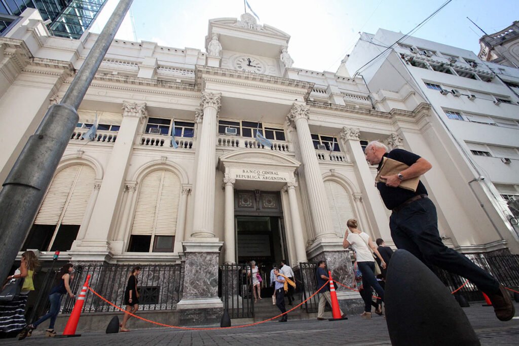 El Banco Central anunció reservas por US$50.000 millones, pero con números dudosos