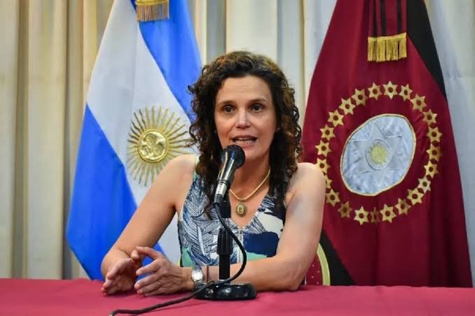 Cristina Fiore aseguró que el FONID seguirá y no afectará a docentes