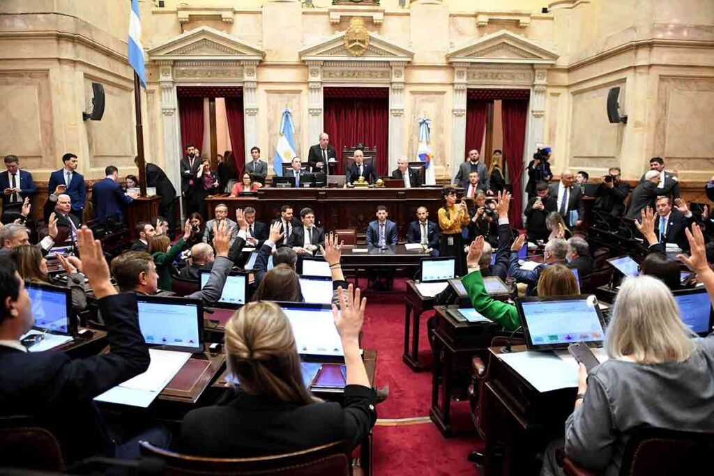 Se rompe el bloque de 44 senadores y Milei congela sus reformas