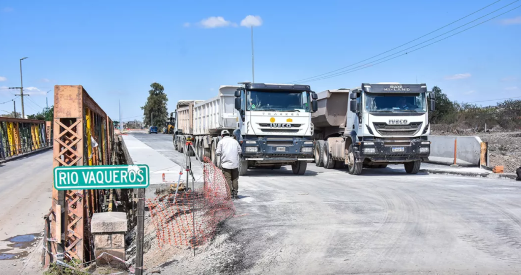 Nuevo puente de Vaqueros: realizaron la prueba de carga
