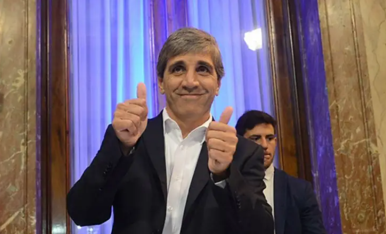 Superávit fiscal: Caputo celebra el resultado mientras el ajuste golpea el gasto público