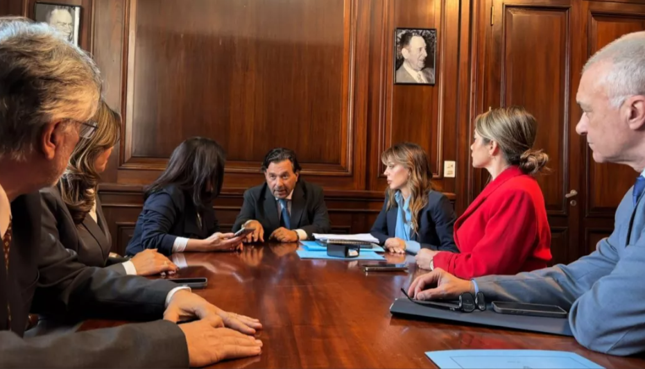 Sáenz reunió a senadores del Norte para coordinar una agenda común