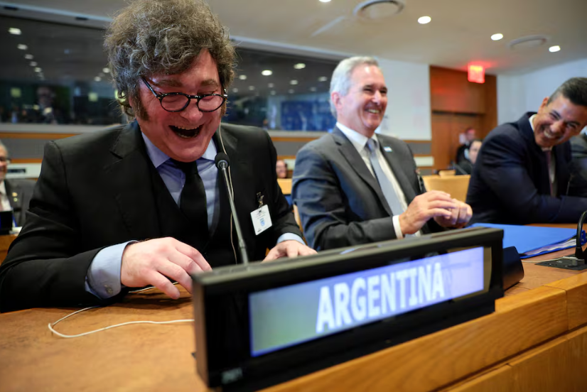 Un país de ficciones: Los relatos repetidos de la agenda